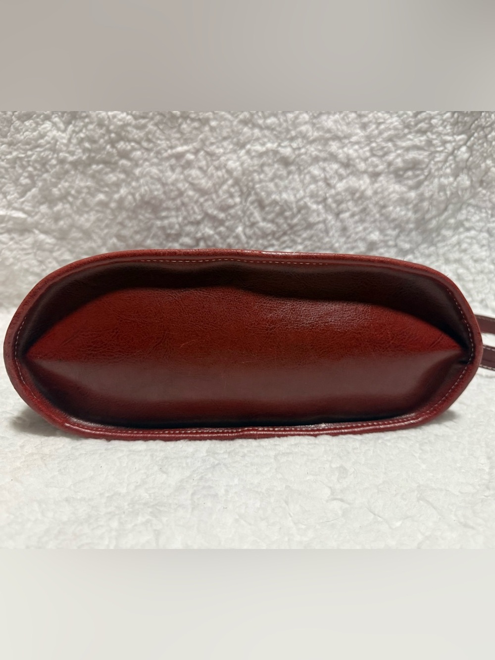Women's Croc-Embossed Leather Shoulder Bag - Burgundy - Picture 7 of 11